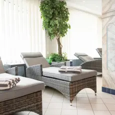 Ruheliegen im Wellnessbereich Hotel Schneeberger
