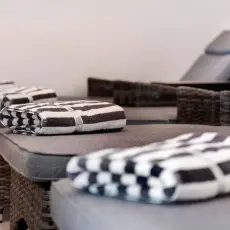 Detailaufnahme Handtücher auf Ruheliegen