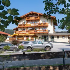 Hotel Schneeberger & Dorfstubn