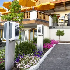 E-Tankstelle / E-Ladestation beim Hotel Schneeberger
